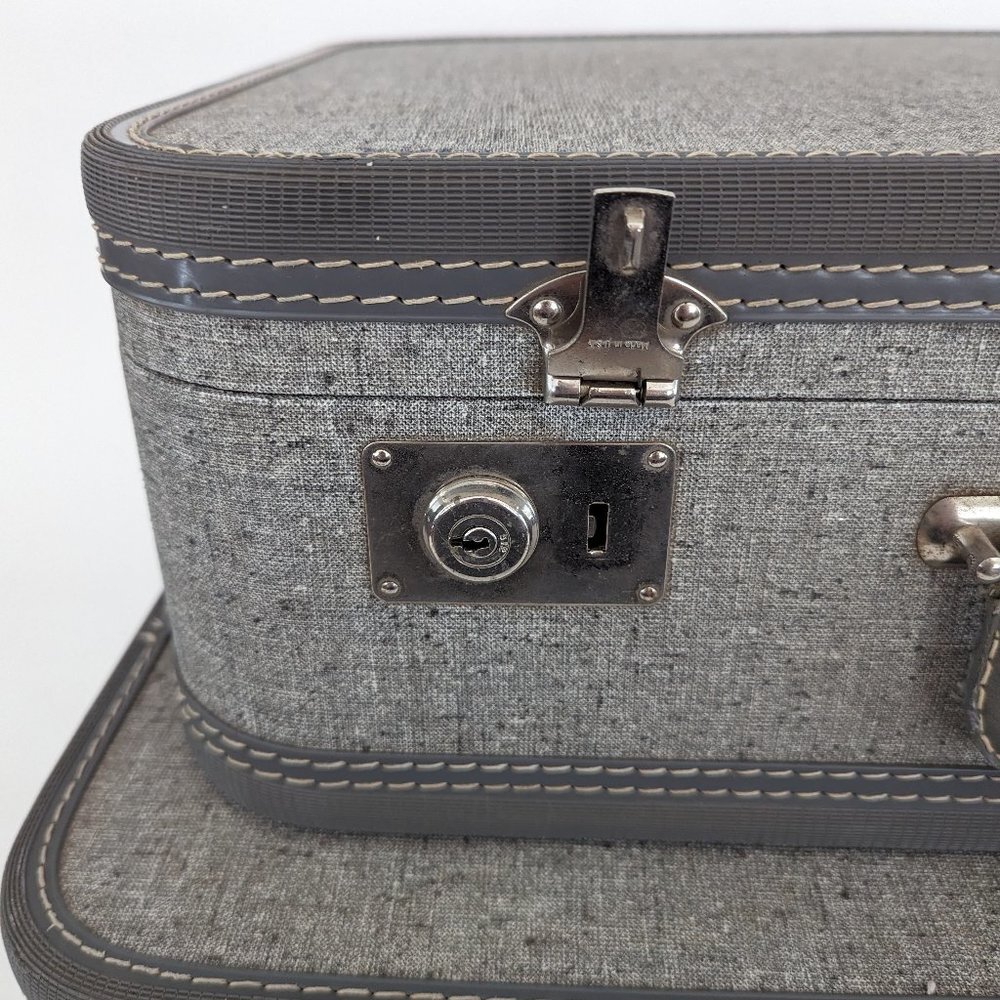 ๐ผโ๏ธ Vintage TravelJoy 2 x Locking Hardshell Suitcases โ๏ธ๐ผ - Picture 10 of 16